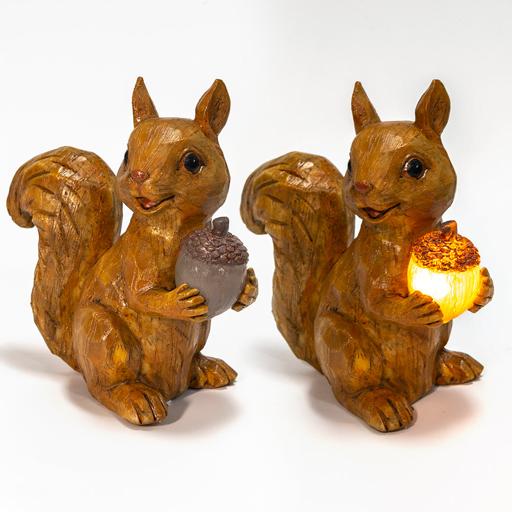 Resin Squirrel Figurine with LED Acorn Light, Wood-Look Animal Statue for Home Decor, Tabletop Ornament for Living Room, Bedroom, Office & Rustic Farmhouse