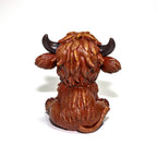Highland Cow Resin Figurine – Cute Scottish Cattle Decorative Statue for Home, Office, or Farmhouse Shelf Décor, Handcrafted Collectible Gift