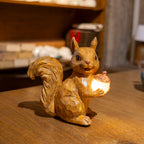 Resin Squirrel Figurine with LED Acorn Light, Wood-Look Animal Statue for Home Decor, Tabletop Ornament for Living Room, Bedroom, Office & Rustic Farmhouse