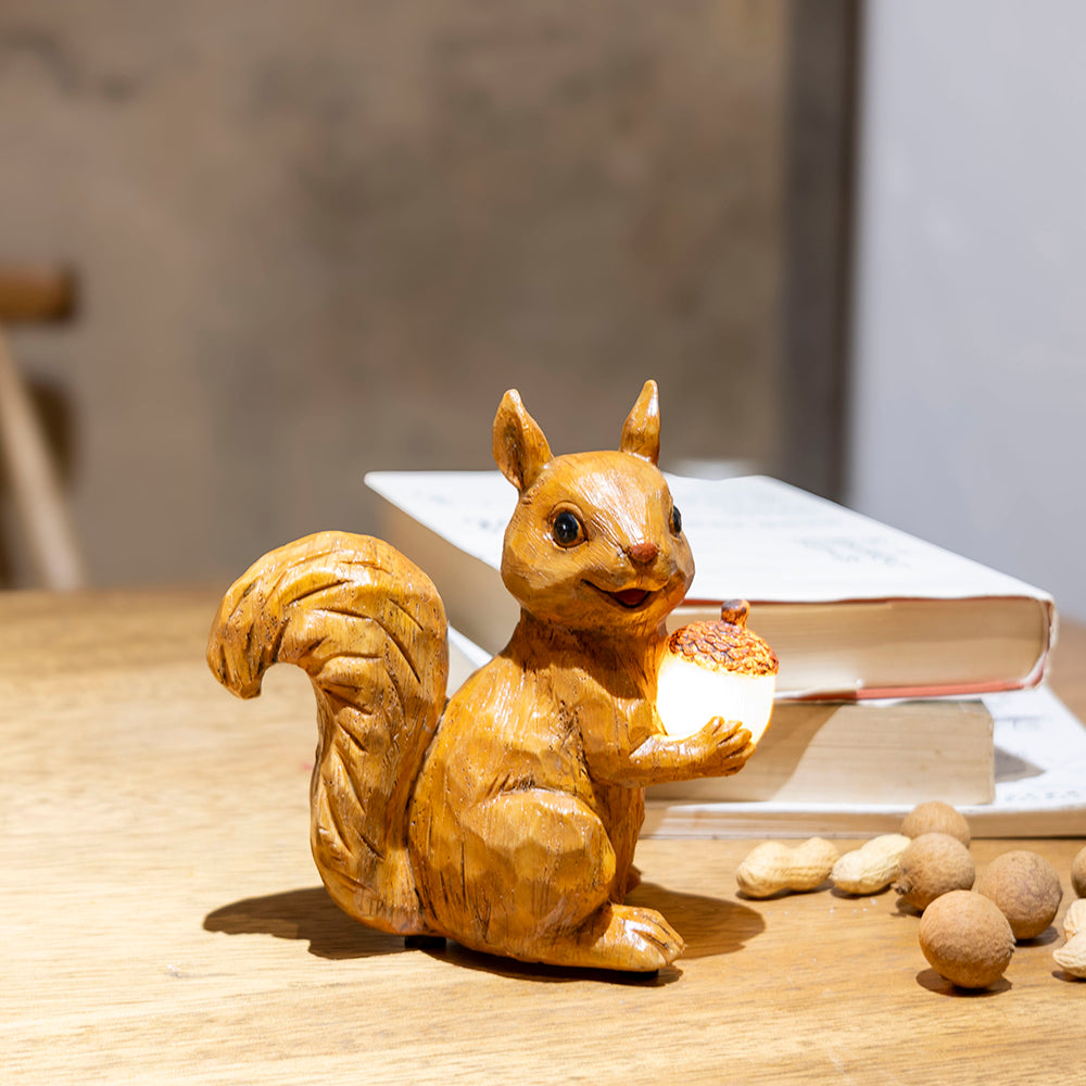 Resin Squirrel Figurine with LED Acorn Light, Wood-Look Animal Statue for Home Decor, Tabletop Ornament for Living Room, Bedroom, Office & Rustic Farmhouse